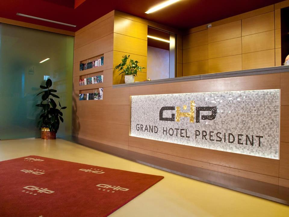 Grand Hotel President สปิลิมแบร์โก ภายนอก รูปภาพ